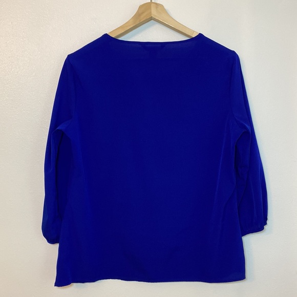 Banana Republic | Cobalt Blue ¾ Sleeve Blouse w|keyhole Accent - Picture 3 of 7